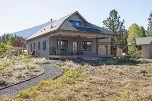13623 SW Meadow View Dr, Camp Sherman, OR 97730 - Photo 2