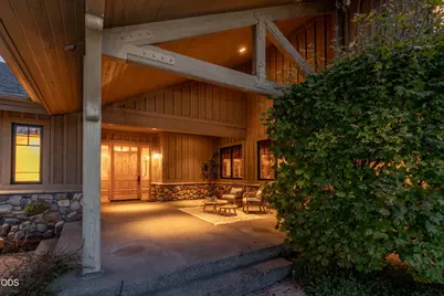 18975 Pinehurst Road, Bend, OR 97703 - Photo 16