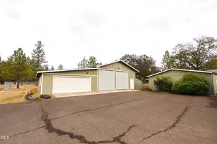 110 Mason Rd, Eagle Point, OR 97524 - Photo 2