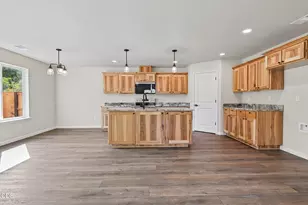 167 SE Champagne Ct, Grants Pass, OR 97527 - Photo 6