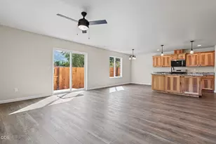 167 SE Champagne Ct, Grants Pass, OR 97527 - Photo 2