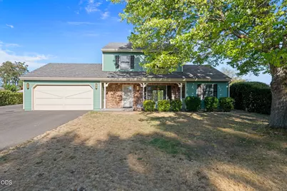 129 Mace Road, Medford, OR 97501 - Photo 2