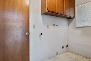 129 Mace Rd, Medford, OR 97501 - Photo 10