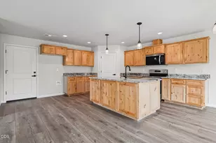 171 SE Champagne Ct, Grants Pass, OR 97527 - Photo 10