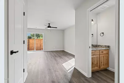 171 SE Champagne Court, Grants Pass, OR 97527 - Photo 4