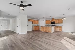 171 SE Champagne Ct, Grants Pass, OR 97527 - Photo 6