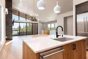 19332 Outrider Loop, Bend, OR 97702 - Photo 4