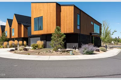 19332 Outrider Loop, Bend, OR 97702 - Photo 2