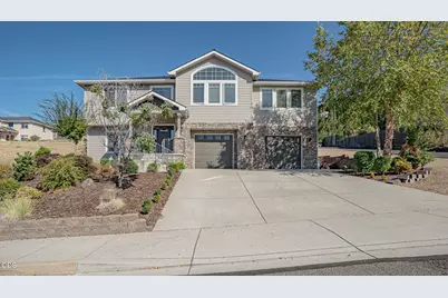 2454 Herrington Way, Medford, OR 97504 - Photo 1