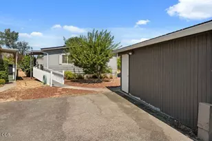 113 Briarwood Way, Grants Pass, OR 97526 - Photo 2