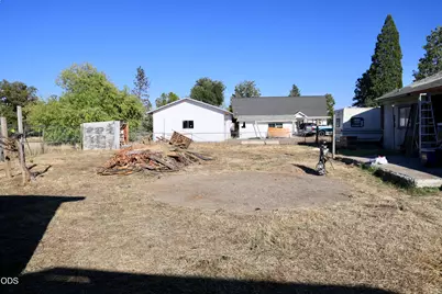 238 Orr Drive, Central Point, OR 97502 - Photo 2
