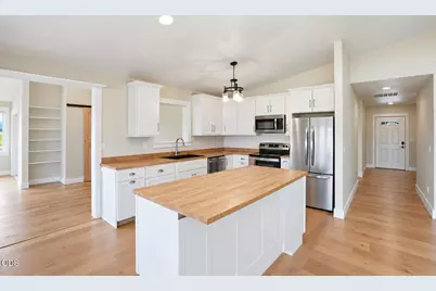 15333 NW Oneil Highway, Redmond, OR 97756 - Photo 12