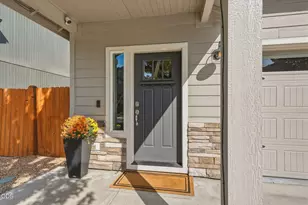 21188 SE Azalia Ave, Bend, OR 97702 - Photo 6