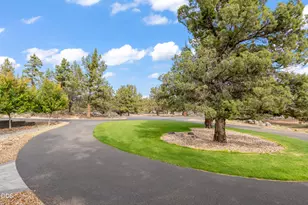 62825 Montara Dr, Bend, OR 97701 - Photo 42