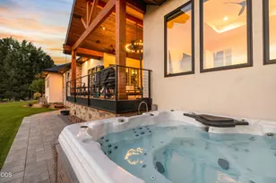 62825 Montara Dr, Bend, OR 97701 - Photo 34