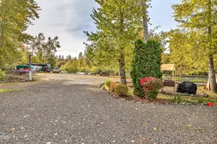 20055 Hwy 62, Shady Cove, OR 97539 - Photo 32