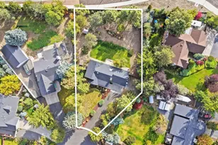 21195 Strawberry Mountain Ct, Bend, OR 97702 - Photo 4