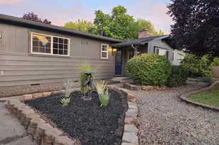 213 Corcoran Ln, Central Point, OR 97502 - Photo 1
