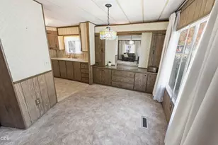 2252 Table Rock Rd, Medford, OR 97501 - Photo 8