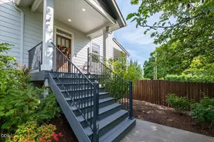 116 NE 13th Ave, Albany, OR 97321 - Photo 4