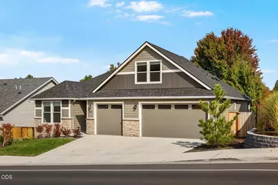 321 Arrowhead Trail, Eagle Point, OR 97524 - Photo 2
