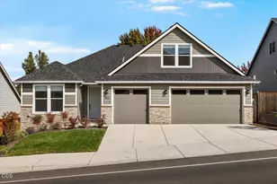 321 Arrowhead Trail, Eagle Point, OR 97524 - Photo 2