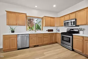 2048 NE Cradle Mountain Way, Bend, OR 97701 - Photo 14