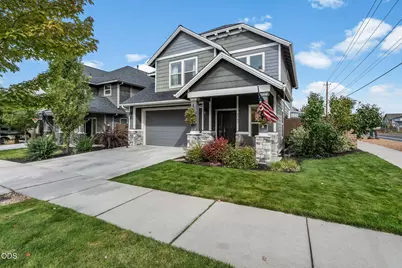 3543 NE Crystal Springs Drive, Bend, OR 97701 - Photo 2