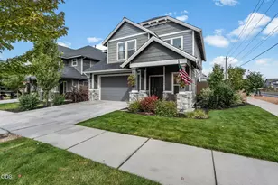 3543 Northeast Crystal Springs Drive, Bend, OR 97701 - Photo 2