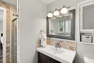61563 Newberry Dr, Bend, OR 97702 - Photo 26