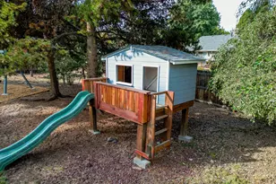 61563 Newberry Dr, Bend, OR 97702 - Photo 32