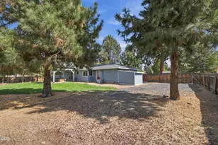 61563 Newberry Dr, Bend, OR 97702 - Photo 36