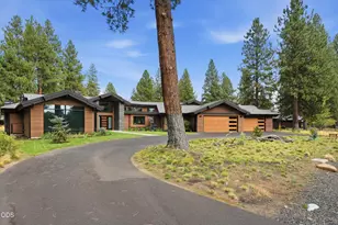 61410 Tam McArthur Loop, Bend, OR 97702 - Photo 2