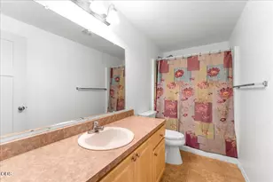 719 Newtown St, Medford, OR 97501 - Photo 18