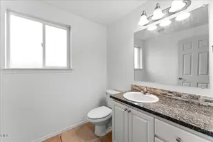 719 Newtown St, Medford, OR 97501 - Photo 14