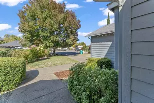 1445 Half Moon Cir, Grants Pass, OR 97527 - Photo 28