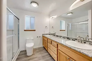 2086 Terrel Dr, Medford, OR 97501 - Photo 16