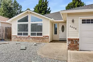 2086 Terrel Dr, Medford, OR 97501 - Photo 2