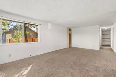 947 Dakota Avenue, Medford, OR 97501 - Photo 2