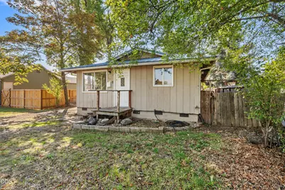 947 Dakota Avenue, Medford, OR 97501 - Photo 16