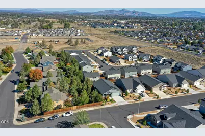 4093 SW Reindeer Avenue, Redmond, OR 97756 - Photo 32