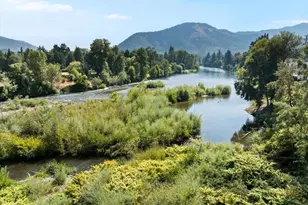900 SE Mystic Dr, Grants Pass, OR 97527 - Photo 2