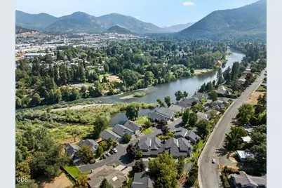 900 SE Mystic Drive, Grants Pass, OR 97527 - Photo 40