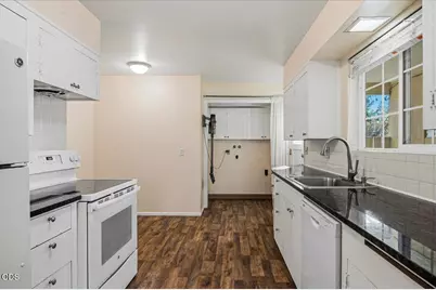 914 SW 15th Street, Redmond, OR 97756 - Photo 16