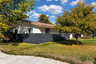 309 NW 9th St, Redmond, OR 97756 - Photo 20