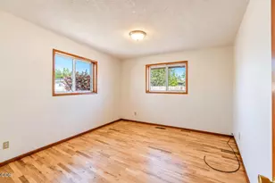 309 NW 9th St, Redmond, OR 97756 - Photo 14