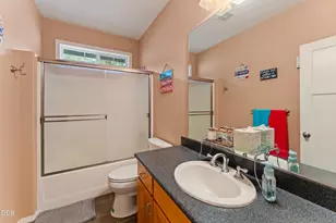 212 NW Canyon View Dr, Grants Pass, OR 97526 - Photo 16