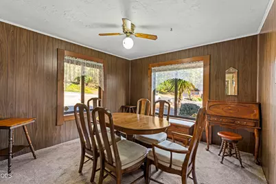 1211 NW B Street, Grants Pass, OR 97526 - Photo 6