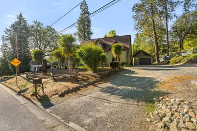 1211 NW B Street, Grants Pass, OR 97526 - Photo 36