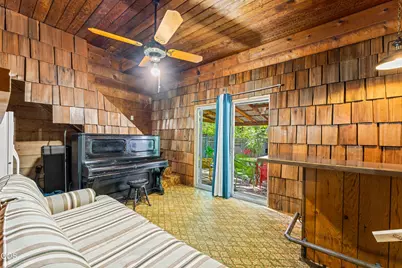 1211 NW B Street, Grants Pass, OR 97526 - Photo 14